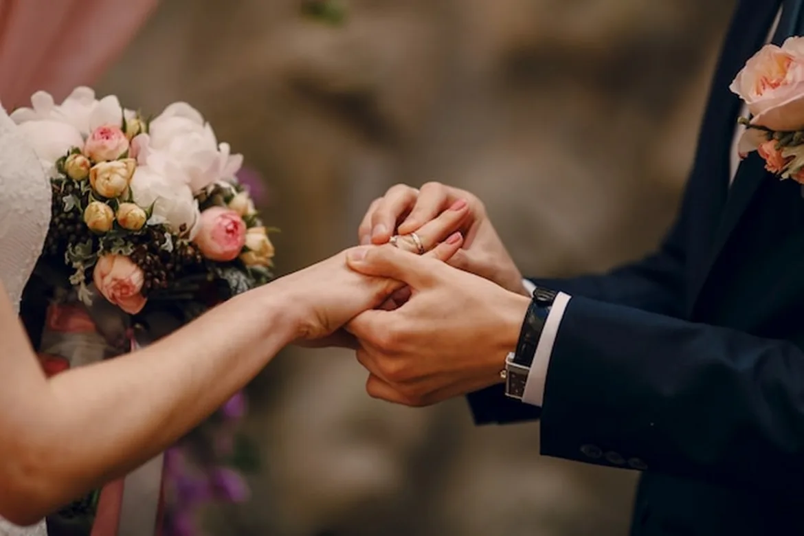 Wystrój kościoła na ślub – praktyczne informacje